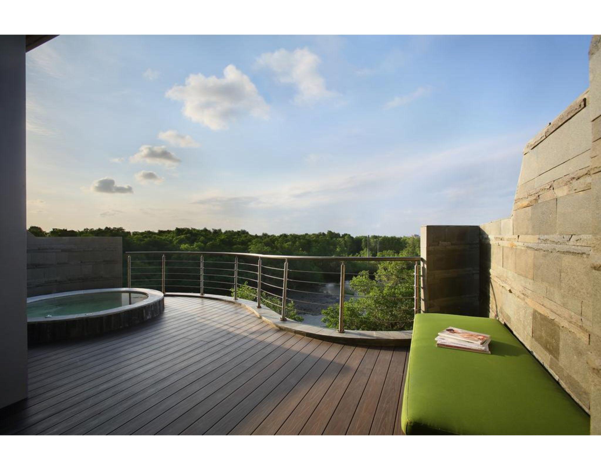 Resort The Crystal Luxury Bay 5*