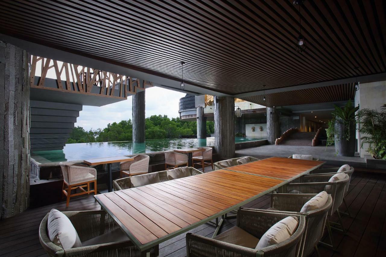 The Crystal Luxury Bay